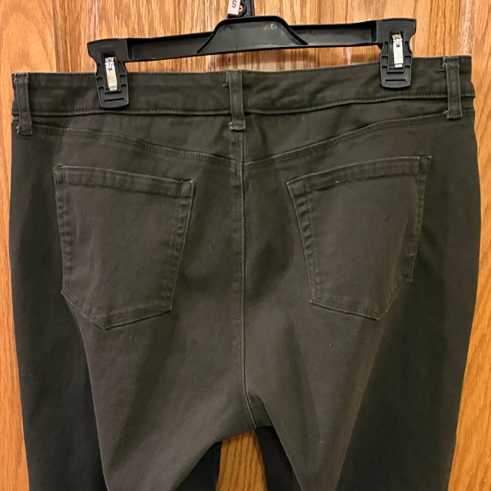 Style & Co. Dark Green Curvy Skinny Leg Jeans - Picture 6 of 8